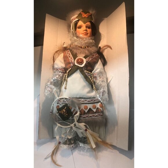 NIB Heritage Signature Collection Chenoa Native American doll 54353 - Picture 1 of 16
